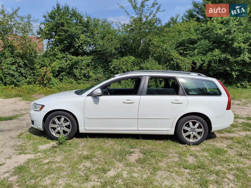 Универсал Volvo V50 2010 в Киеве