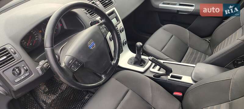 Универсал Volvo V50 2012 в Карловке фото 12 Универсал Volvo V50 2012 в Карловке