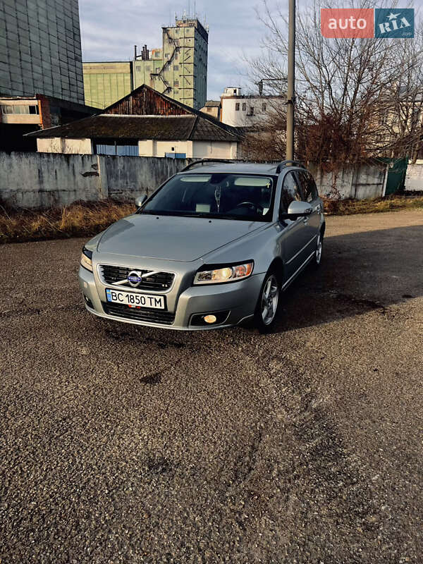 Volvo V50 2011