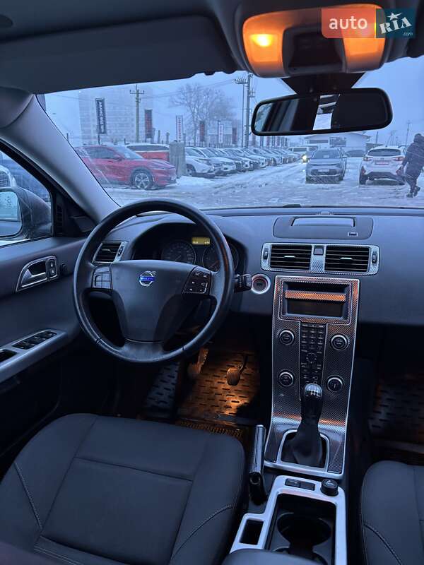 Универсал Volvo V50 2012 в Белогородке