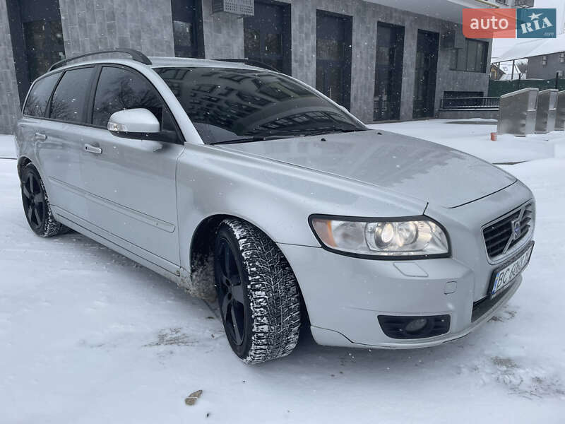 Универсал Volvo V50 2010 в Львове