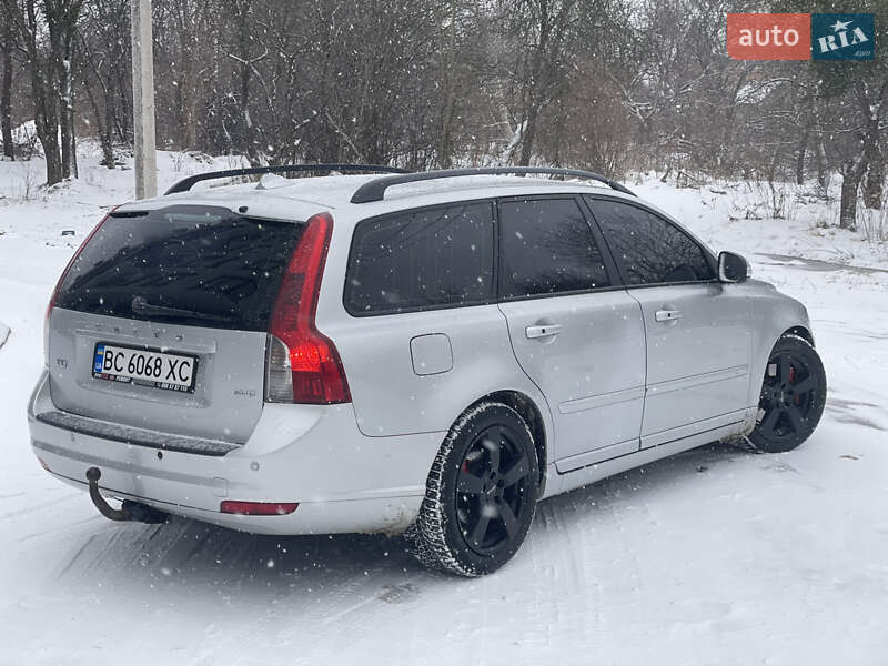 Универсал Volvo V50 2010 в Львове