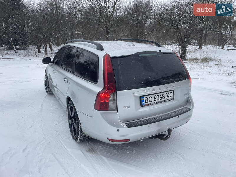 Универсал Volvo V50 2010 в Львове