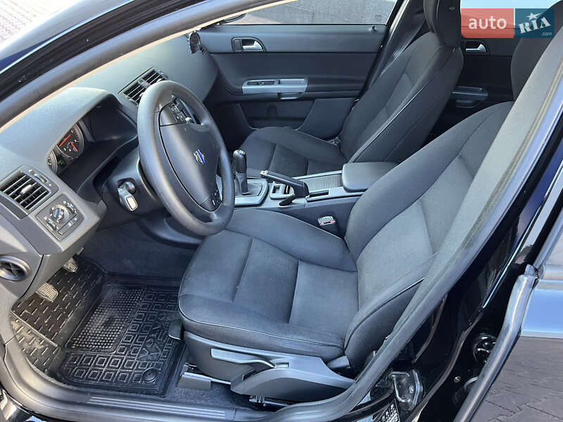 Універсал Volvo V50 2011 в Жовтих Водах