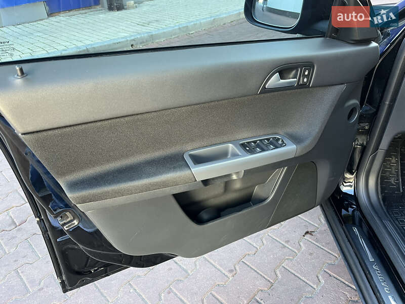 Універсал Volvo V50 2011 в Жовтих Водах