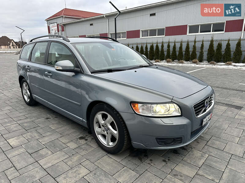 Volvo V50 2011