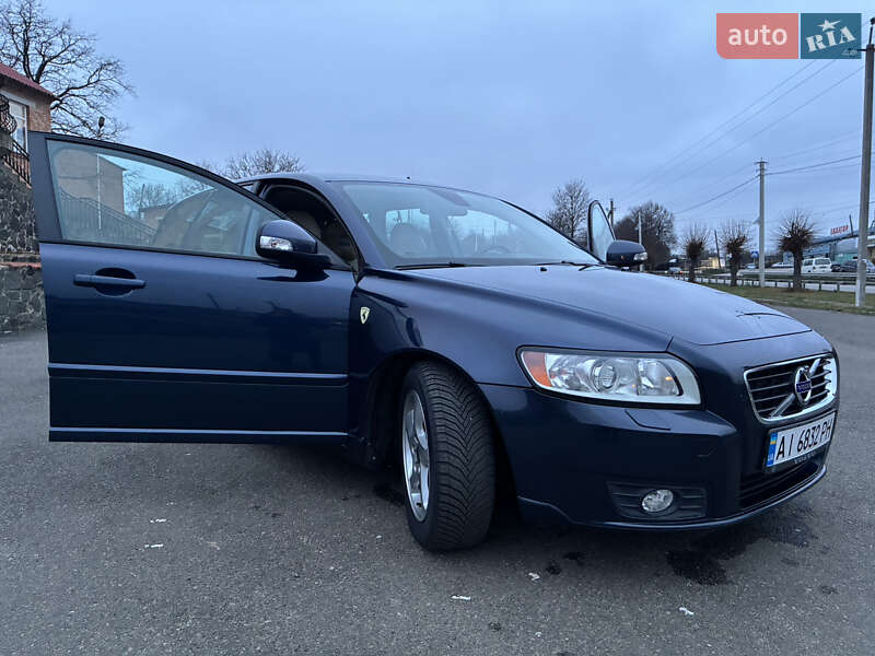 Универсал Volvo V50 2012 в Киеве