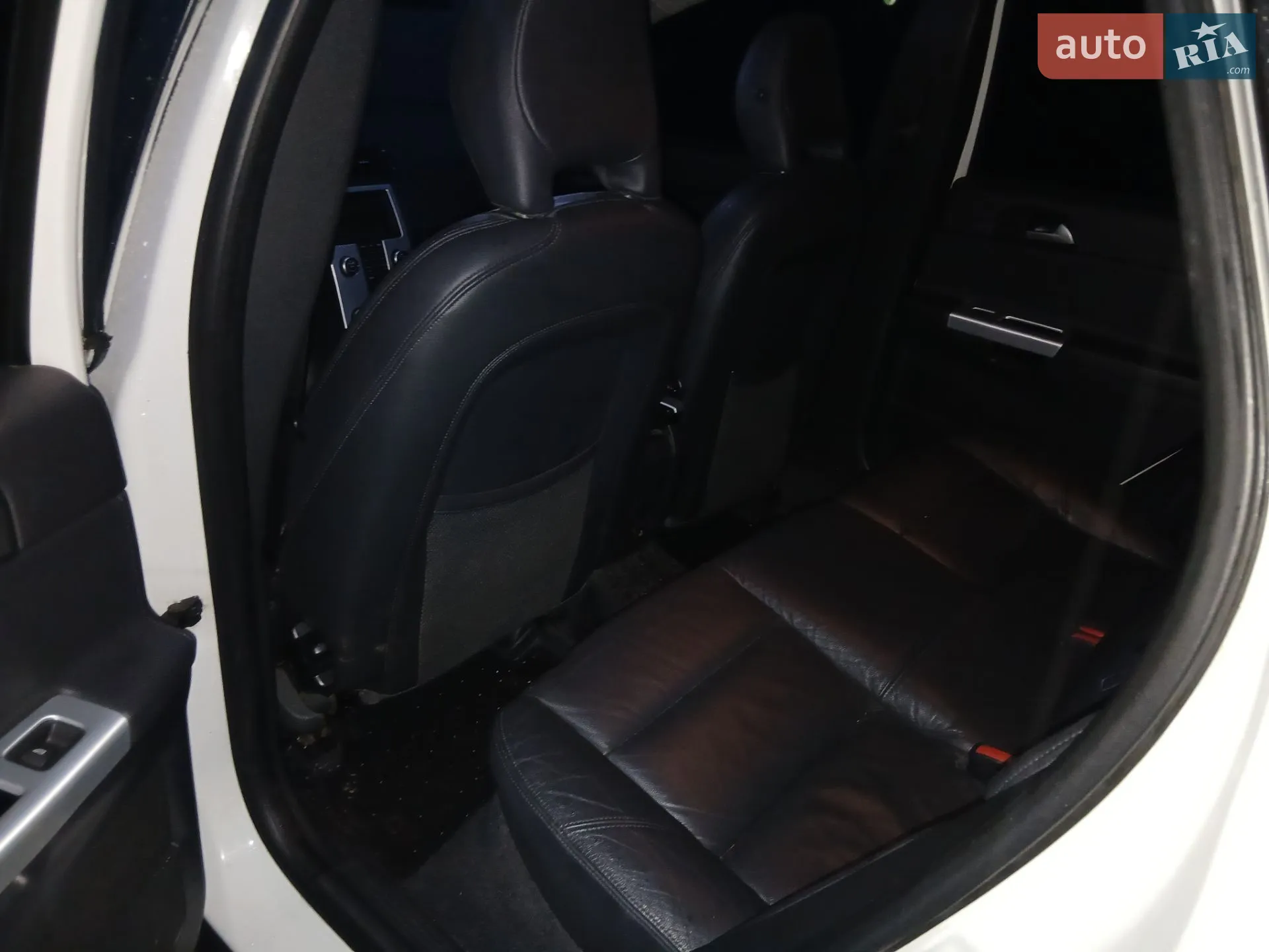 2011 Volvo V50 - мініатюра 8