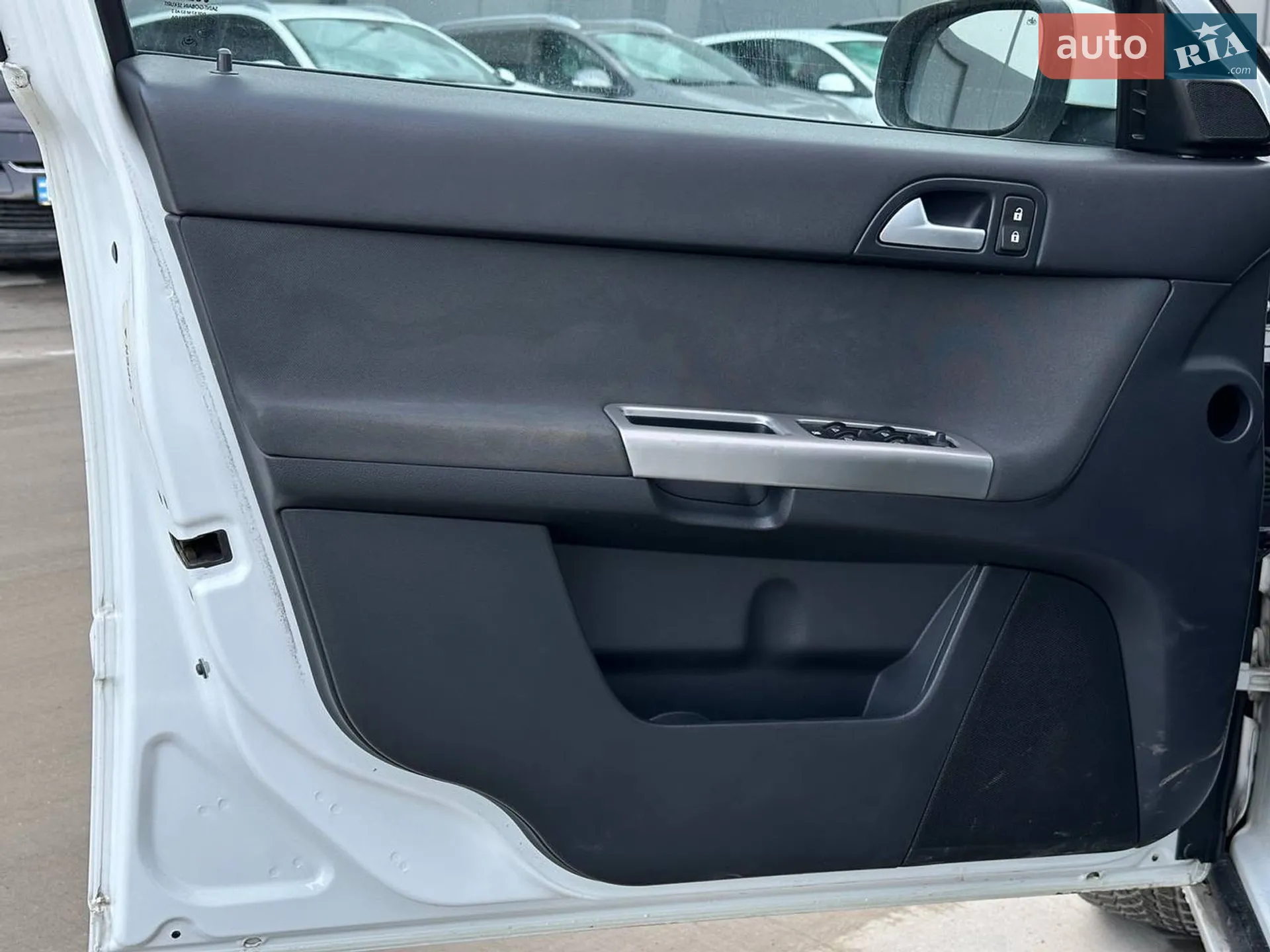 Volvo V50 2009 VIN YV1MW755192486000 фото оголошення 24 з 35