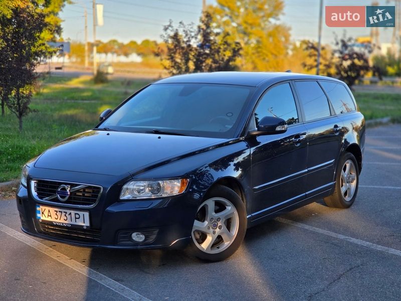 Универсал Volvo V50 2012 в Вышгороде