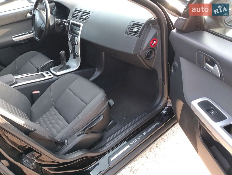 Универсал Volvo V50 2010 в Тернополе