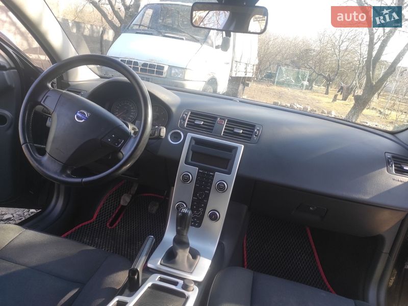 Универсал Volvo V50 2010 в Полтаве