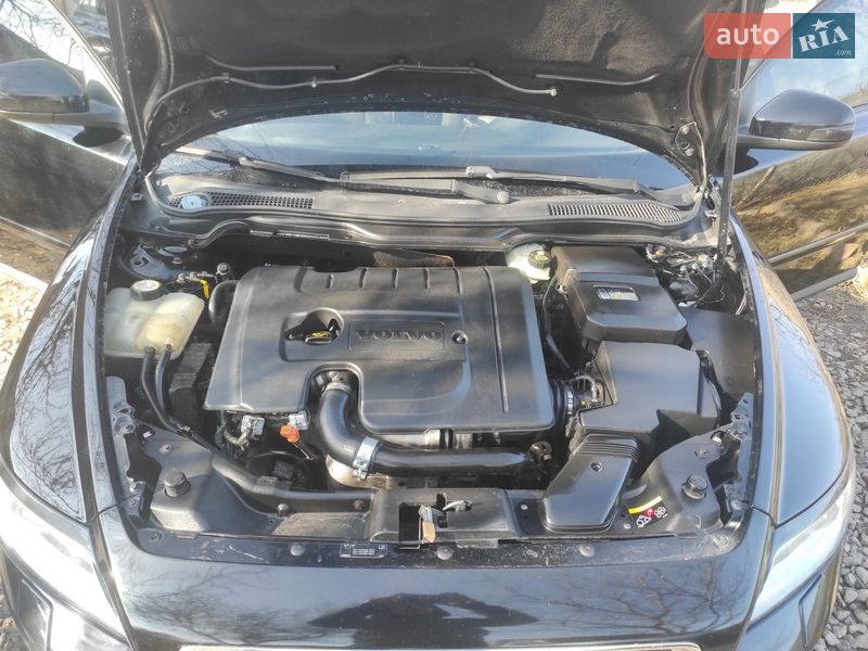 Универсал Volvo V50 2010 в Полтаве