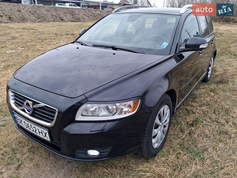 Универсал Volvo V50 2011 в Сарнах фото Универсал Volvo V50 2011 в Сарнах