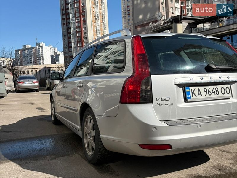 Универсал Volvo V50 2012 в Киеве