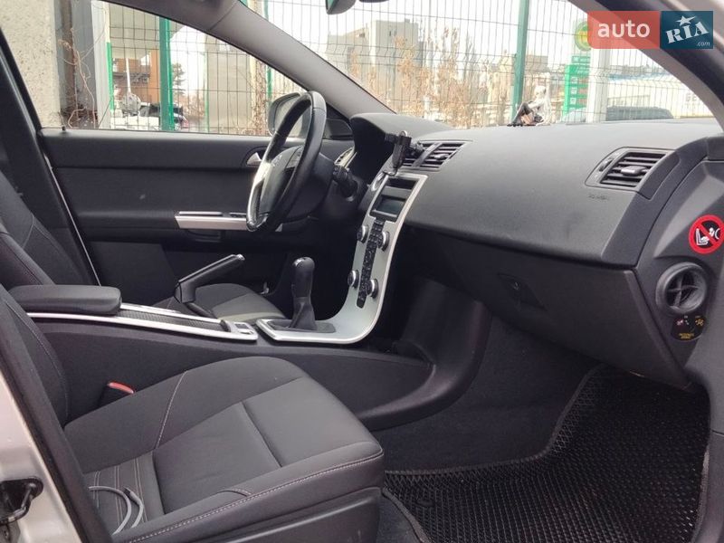 Универсал Volvo V50 2012 в Киеве
