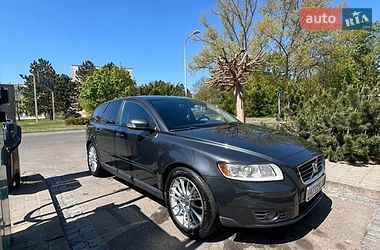 Універсал Volvo V50 2009 в Брошневі-Облозі