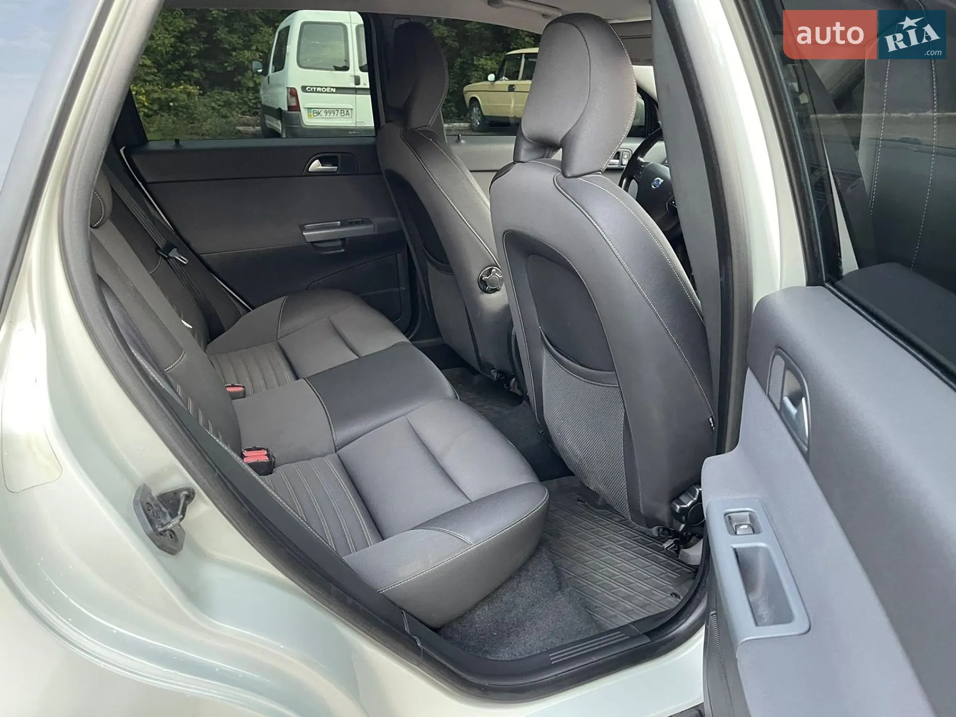2010 Volvo V50 - мініатюра 21