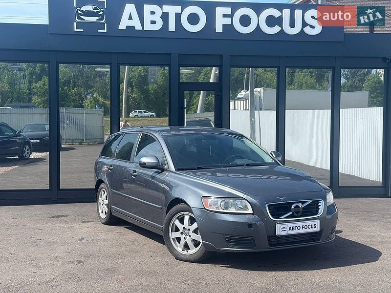 Универсал Volvo V50 2010 в Киеве фото Универсал Volvo V50 2010 в Киеве