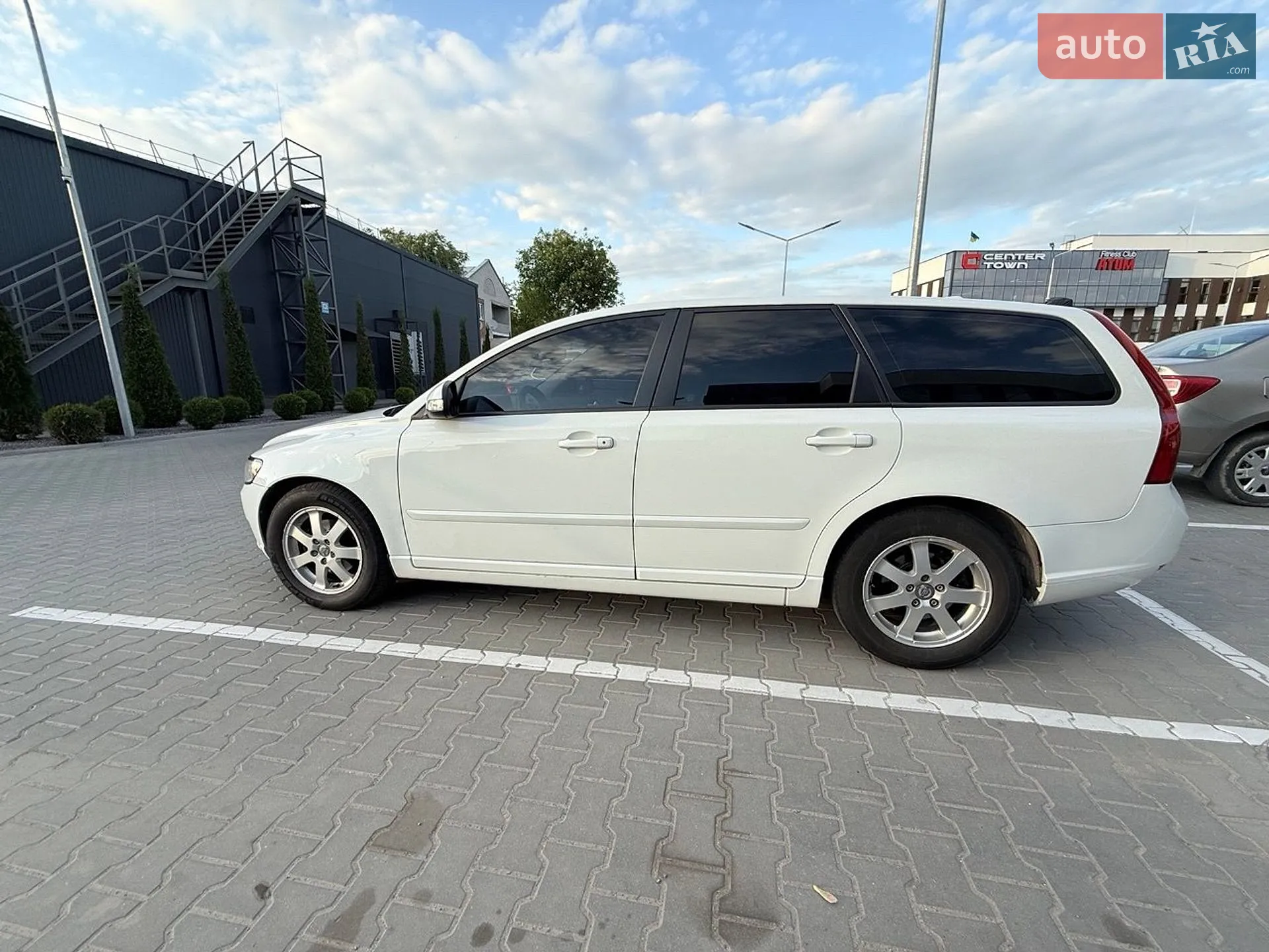2011 Volvo V50 - мініатюра 3