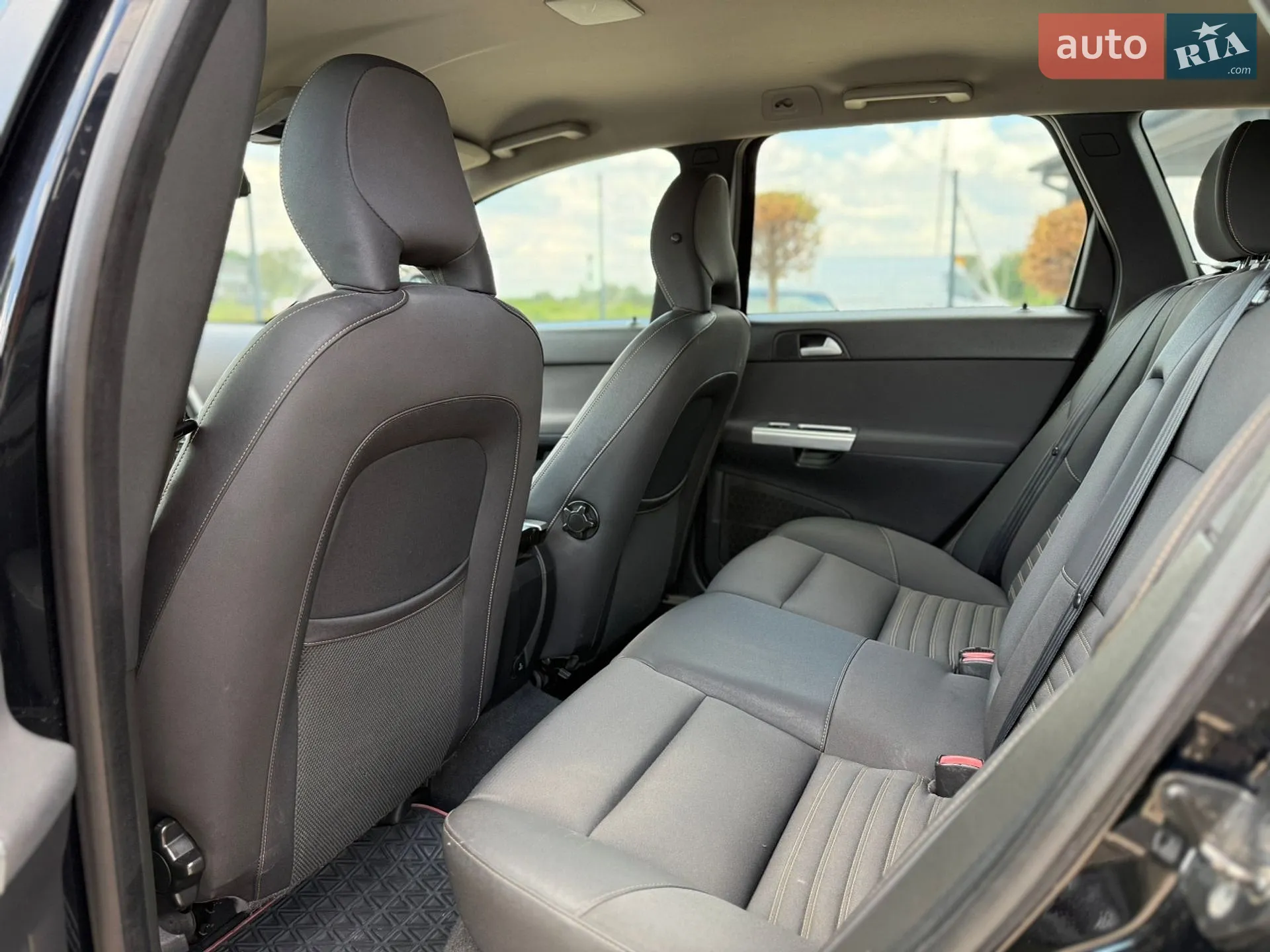 2010 Volvo V50 - мініатюра 16