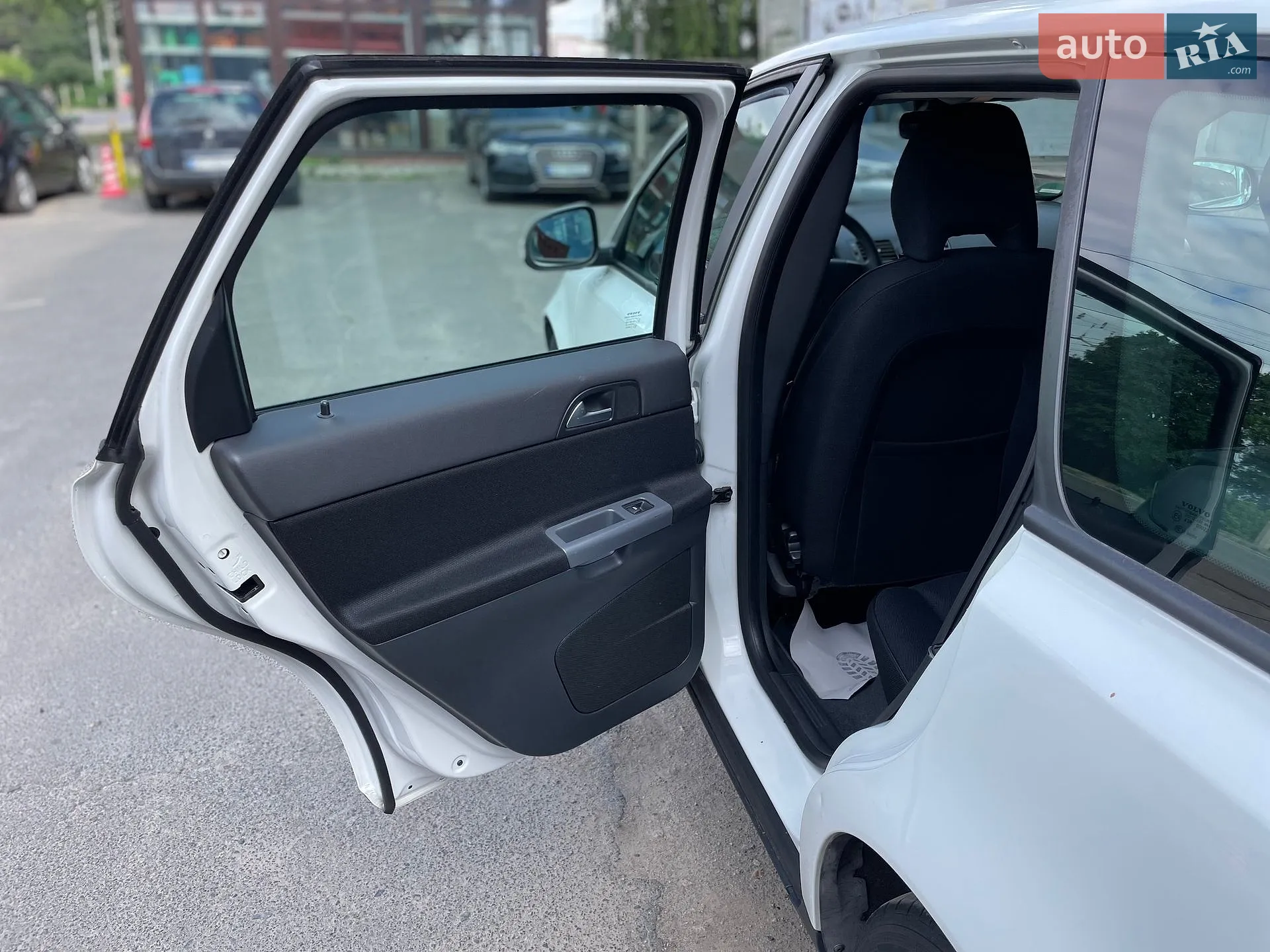 2010 Volvo V50 - мініатюра 22