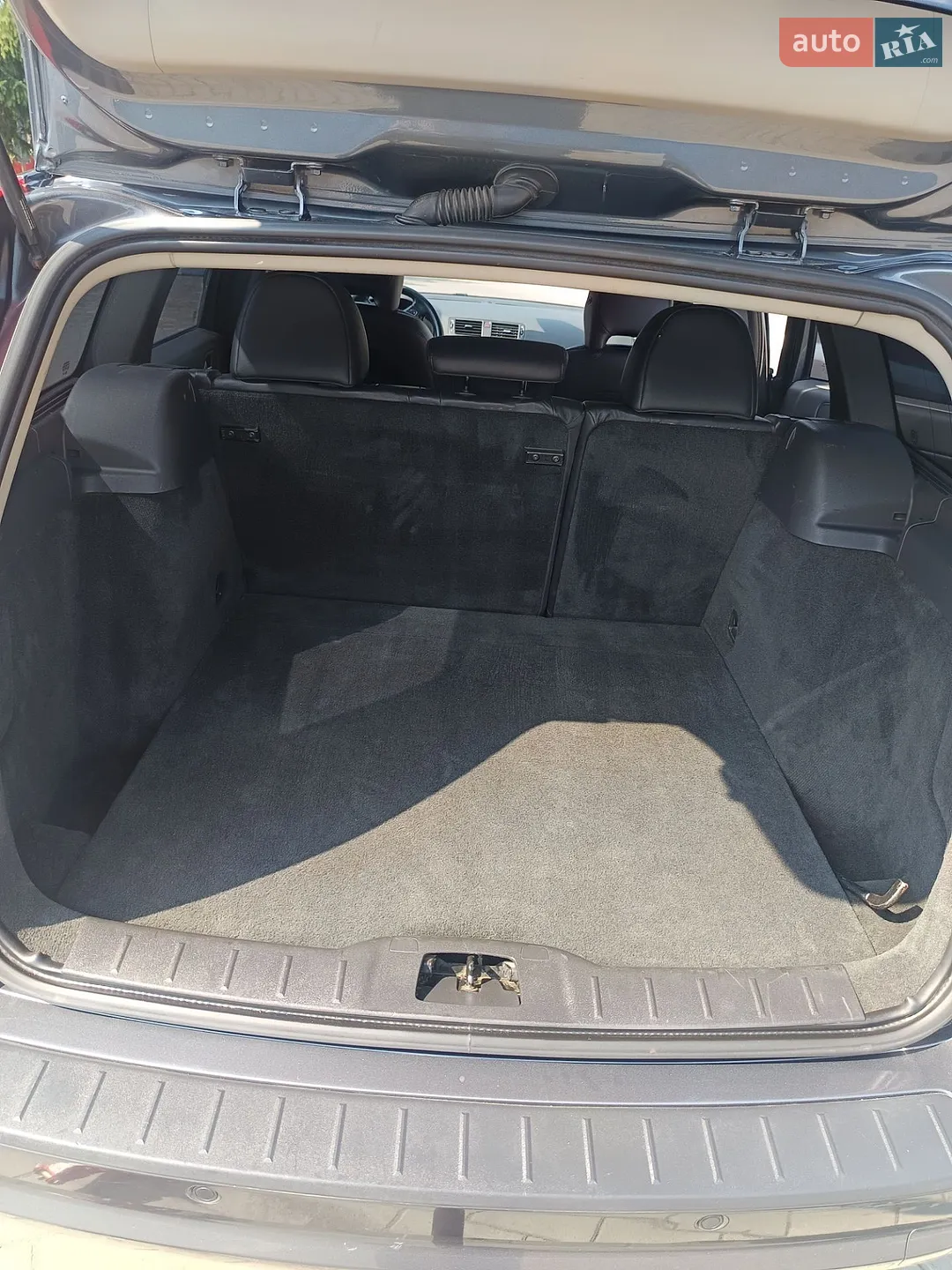 2010 Volvo V50 - мініатюра 8