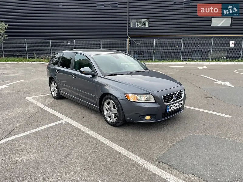 Volvo V50