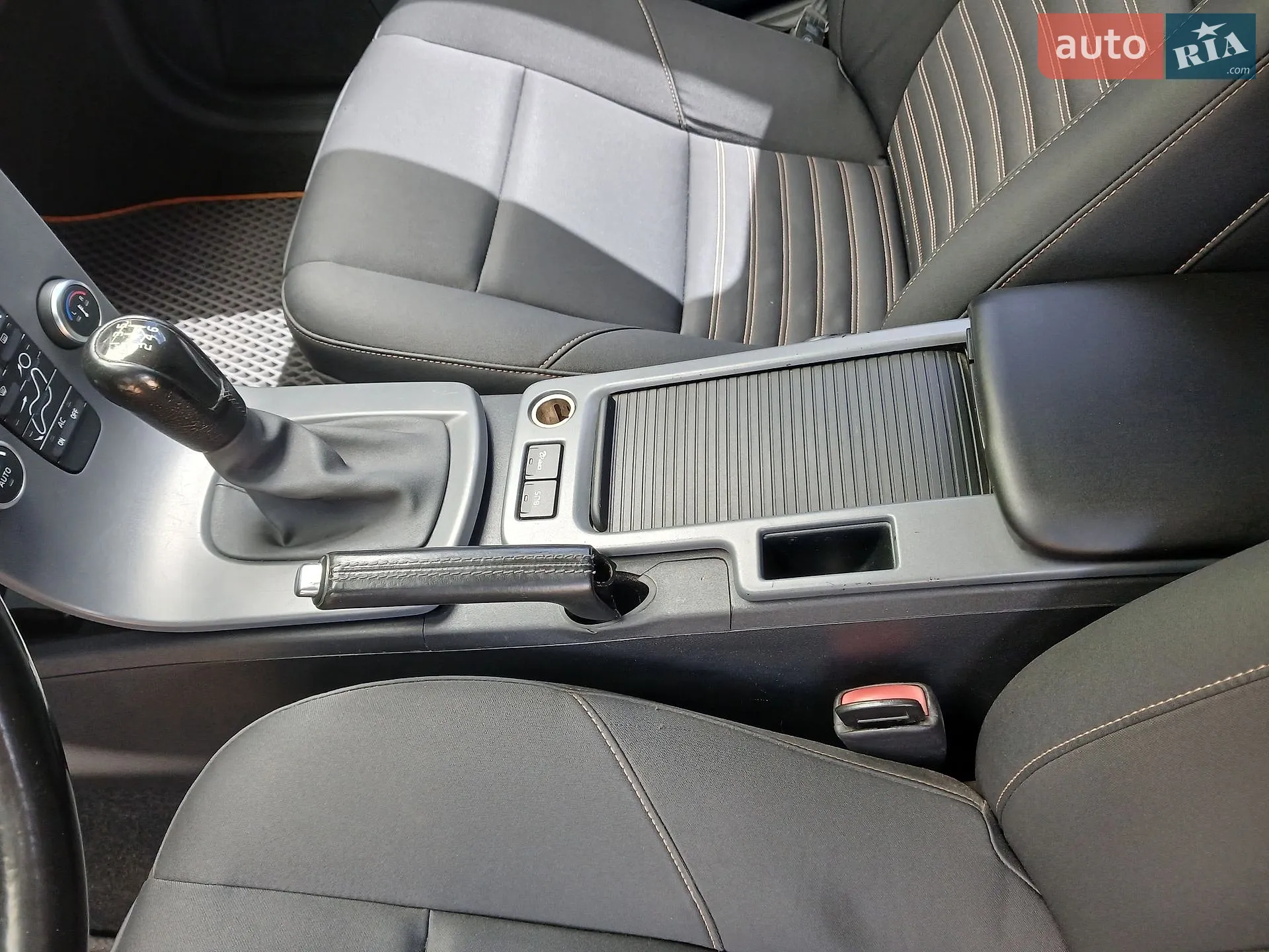 2011 Volvo V50 - мініатюра 23