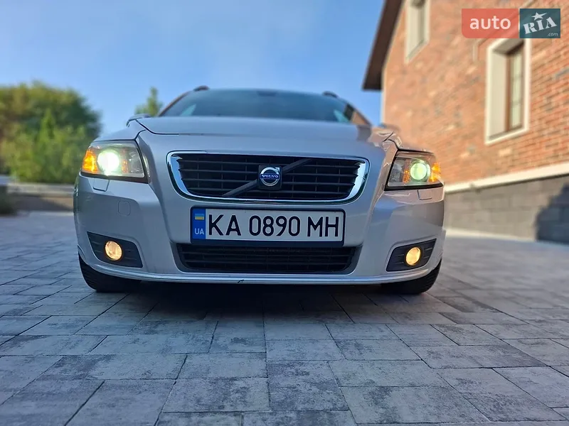 Volvo V50