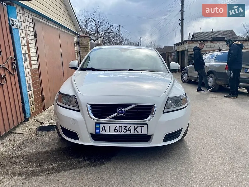Volvo V50