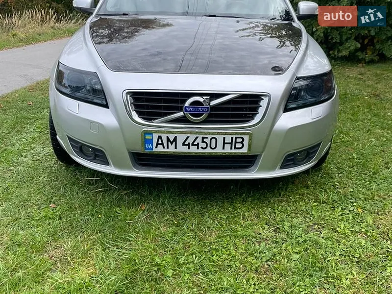 Volvo V50