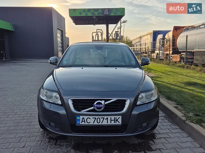 Volvo V50