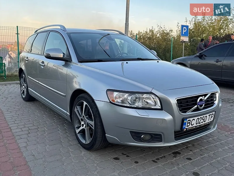 Volvo V50