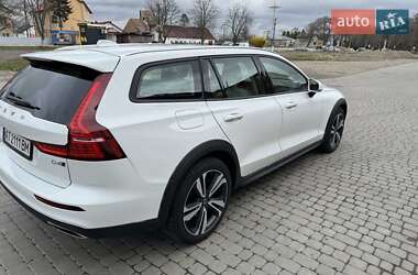Универсал Volvo V60 Cross Country 2020 в 