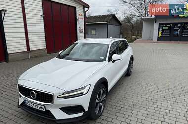 Универсал Volvo V60 Cross Country 2020 в 