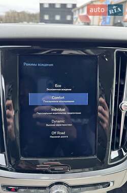 Универсал Volvo V60 Cross Country 2020 в 
