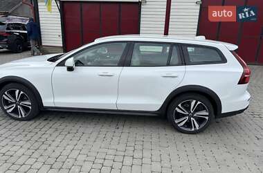 Универсал Volvo V60 Cross Country 2020 в 