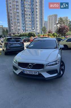 Универсал Volvo V60 Cross Country 2020 в Киеве