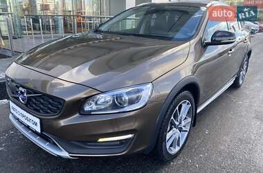 Универсал Volvo V60 Cross Country 2017 в Киеве