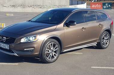 Универсал Volvo V60 Cross Country 2015 в Городке