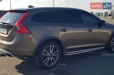 Универсал Volvo V60 Cross Country 2015 в Городке