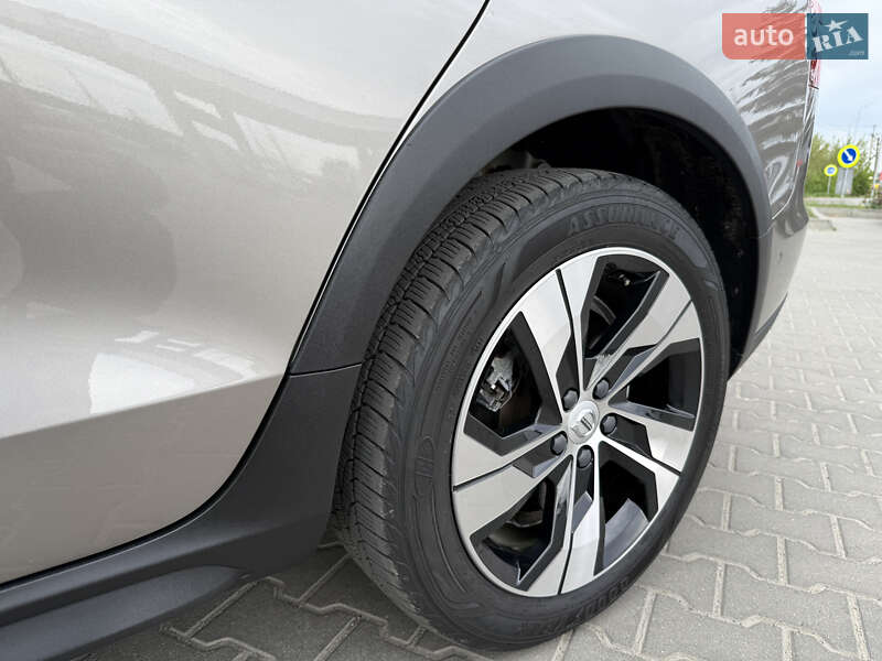Универсал Volvo V60 Cross Country 2019 в Виннице