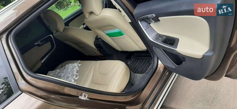 Універсал Volvo V60 Cross Country 2017 в Шептицькому фото 35 Універсал Volvo V60 Cross Country 2017 в Шептицькому