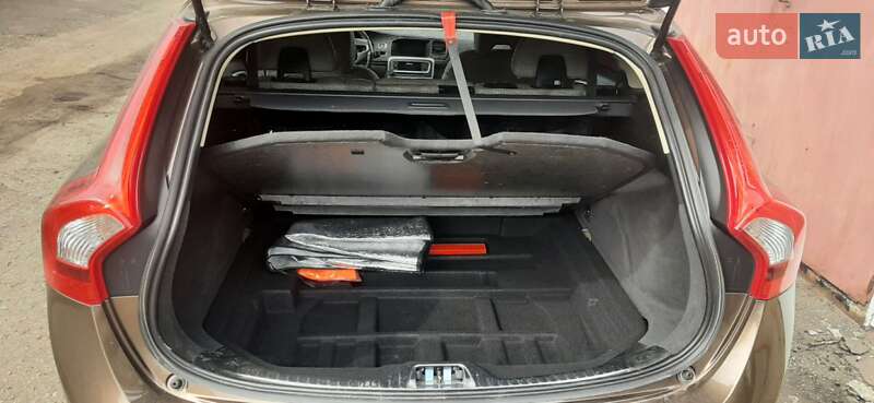 Універсал Volvo V60 Cross Country 2017 в Шептицькому фото 41 Універсал Volvo V60 Cross Country 2017 в Шептицькому