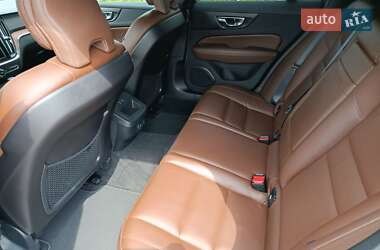 Універсал Volvo V60 Cross Country 2020 в 