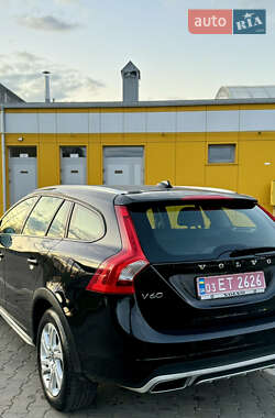Универсал Volvo V60 Cross Country 2017 в 