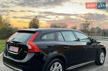 Универсал Volvo V60 Cross Country 2017 в 