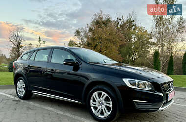 Универсал Volvo V60 Cross Country 2017 в 