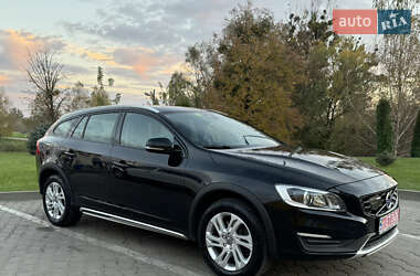 Универсал Volvo V60 Cross Country 2017 в 